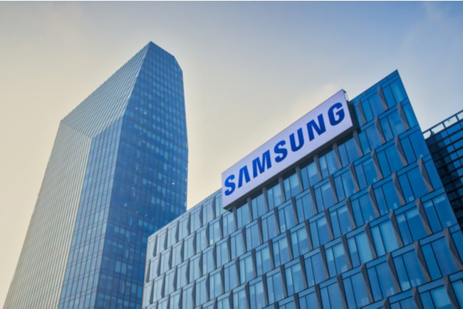 Samsungs logga på huvudkontoret i milano.